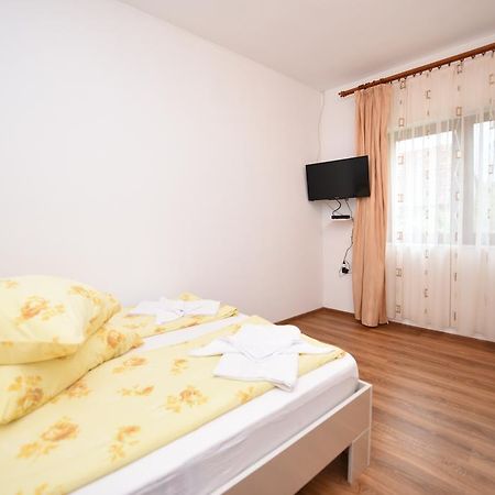 Отель Casa Para Хацег Экстерьер фото